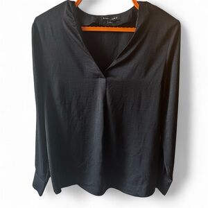 Banana Republic V-Neck Black Blouse